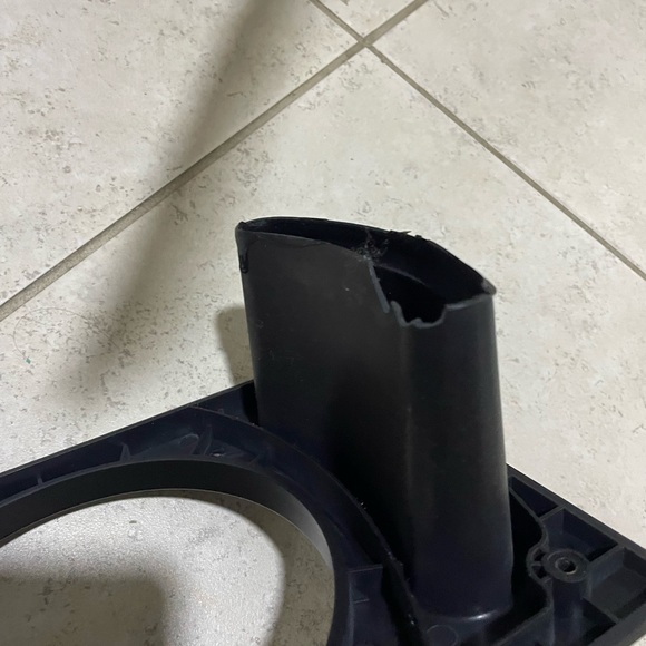 - Klipsch Episode center speaker Front Panel With Tweeter And Grill - Picture 3 of 11